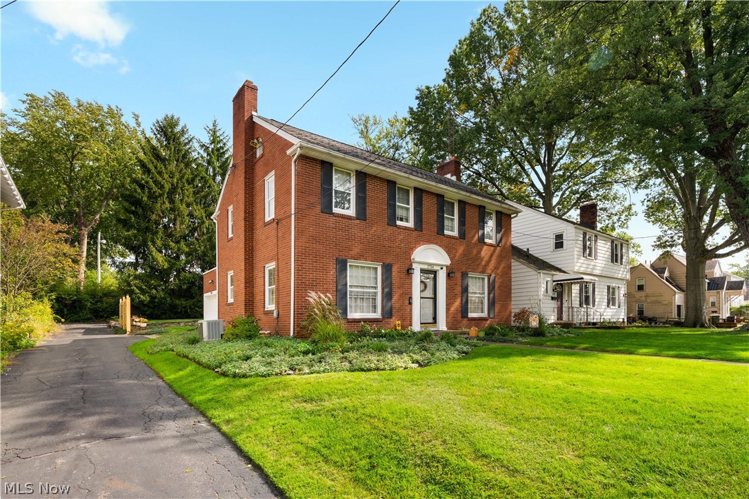 1734 Oberlin Court NW Canton OH 44703
