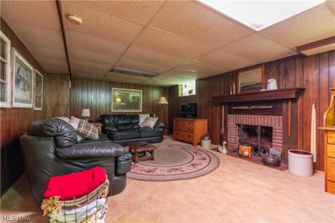 1734 Oberlin Court NW Canton OH 44703