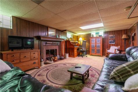 1734 Oberlin Court NW Canton OH 44703