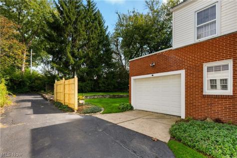 1734 Oberlin Court NW Canton OH 44703