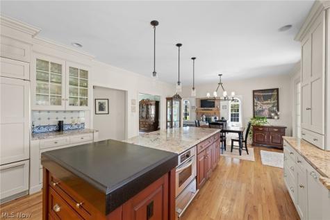 7464 Wetherburn Way Hudson OH 44236