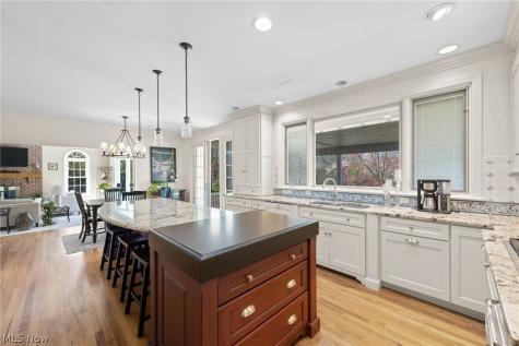 7464 Wetherburn Way Hudson OH 44236