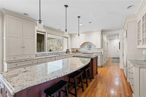 7464 Wetherburn Way Hudson OH 44236