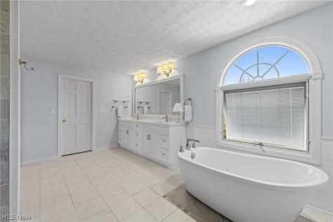 7464 Wetherburn Way Hudson OH 44236