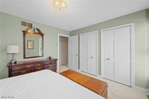 7464 Wetherburn Way Hudson OH 44236