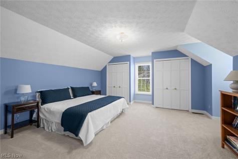 7464 Wetherburn Way Hudson OH 44236