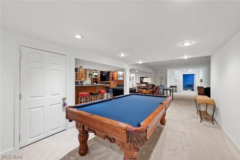 7464 Wetherburn Way Hudson OH 44236