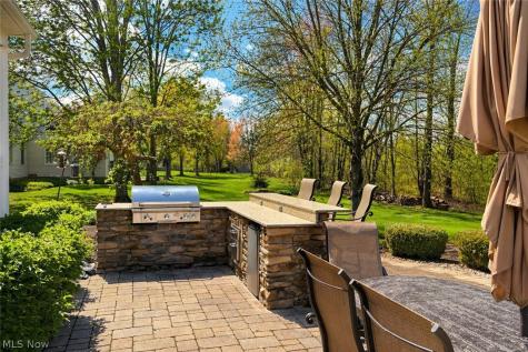 7464 Wetherburn Way Hudson OH 44236