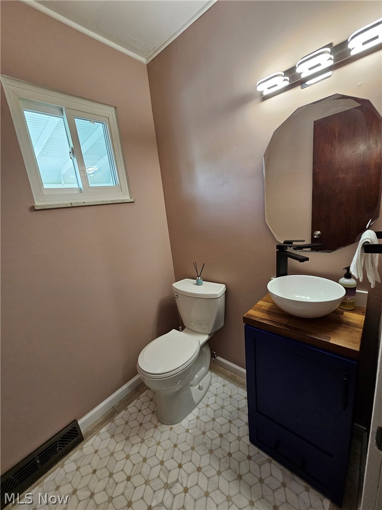 33158 Lakeshore Boulevard Eastlake OH 44095
