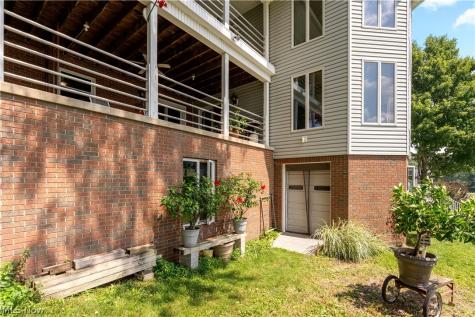 370 E Mohawk Drive Malvern OH 44644