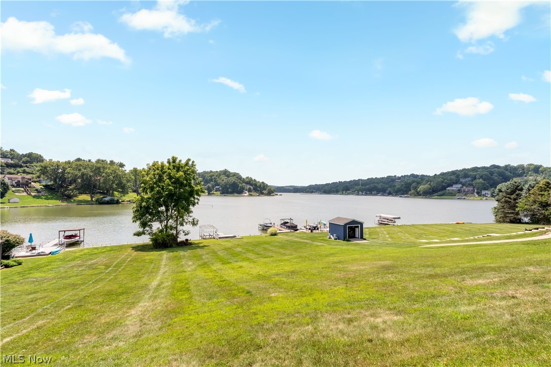 370 E Mohawk Drive Malvern OH 44644