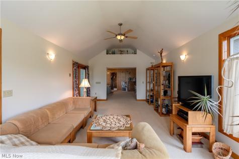370 E Mohawk Drive Malvern OH 44644