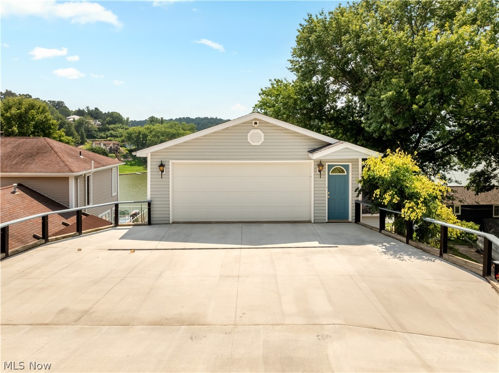 370 E Mohawk Drive Malvern OH 44644