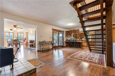 370 E Mohawk Drive Malvern OH 44644
