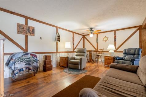 370 E Mohawk Drive Malvern OH 44644