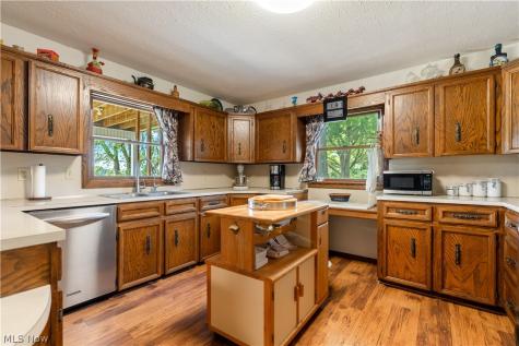 370 E Mohawk Drive Malvern OH 44644