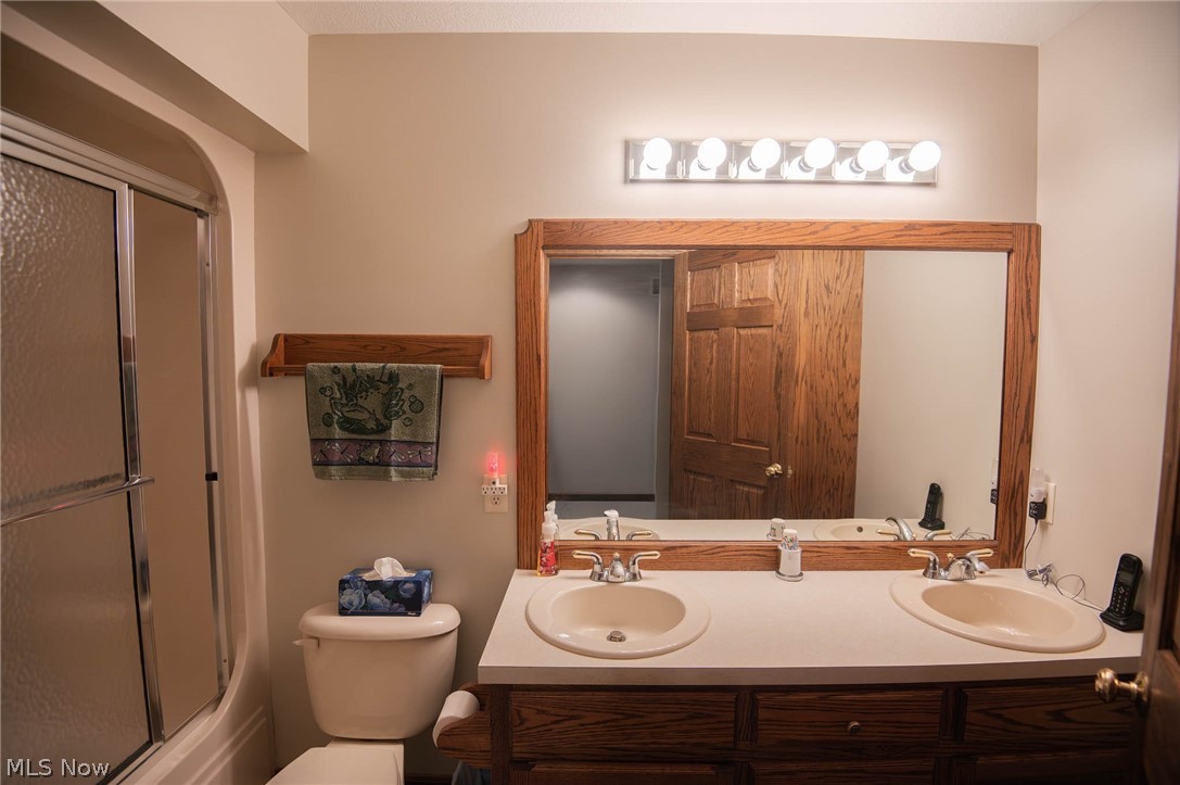 6424 Weaver Road Berlin Center OH 44401