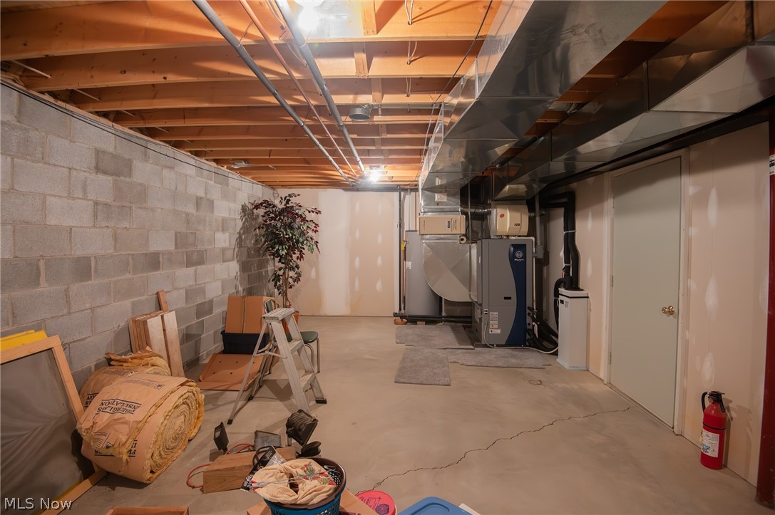 6424 Weaver Road Berlin Center OH 44401