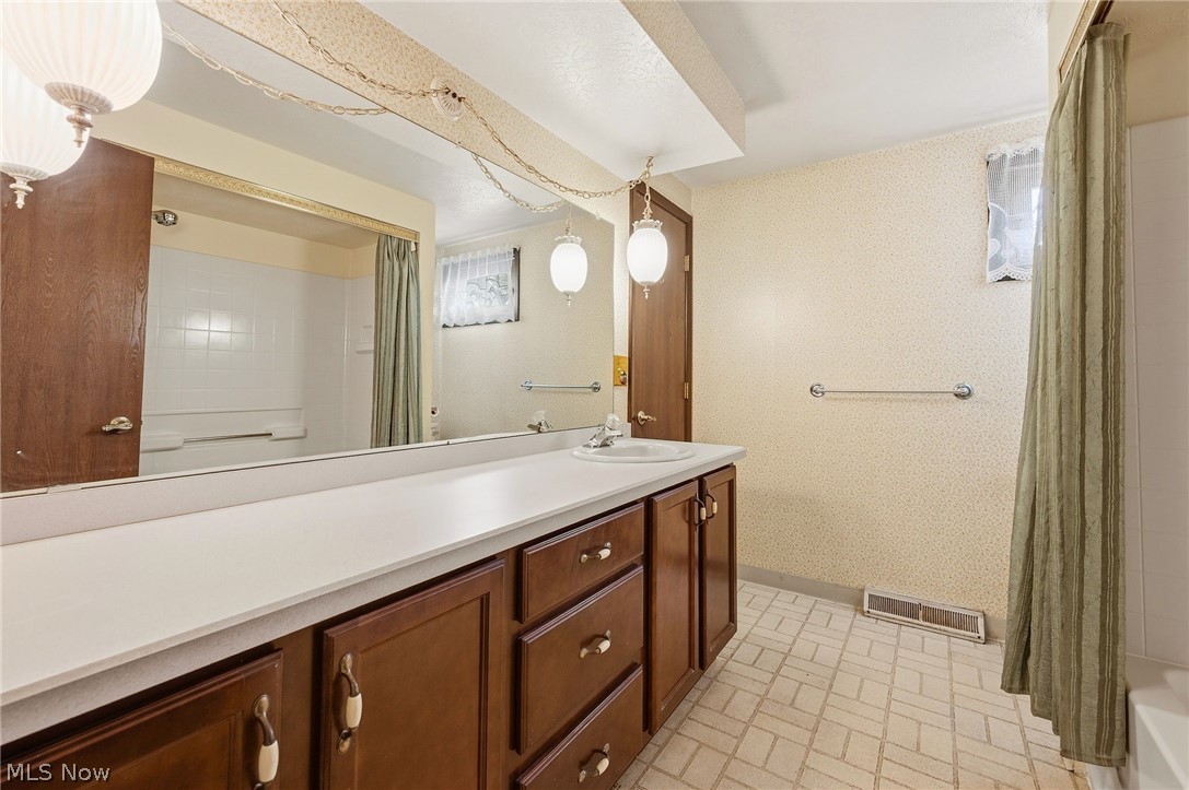20548 Holly Circle Strongsville OH 44149