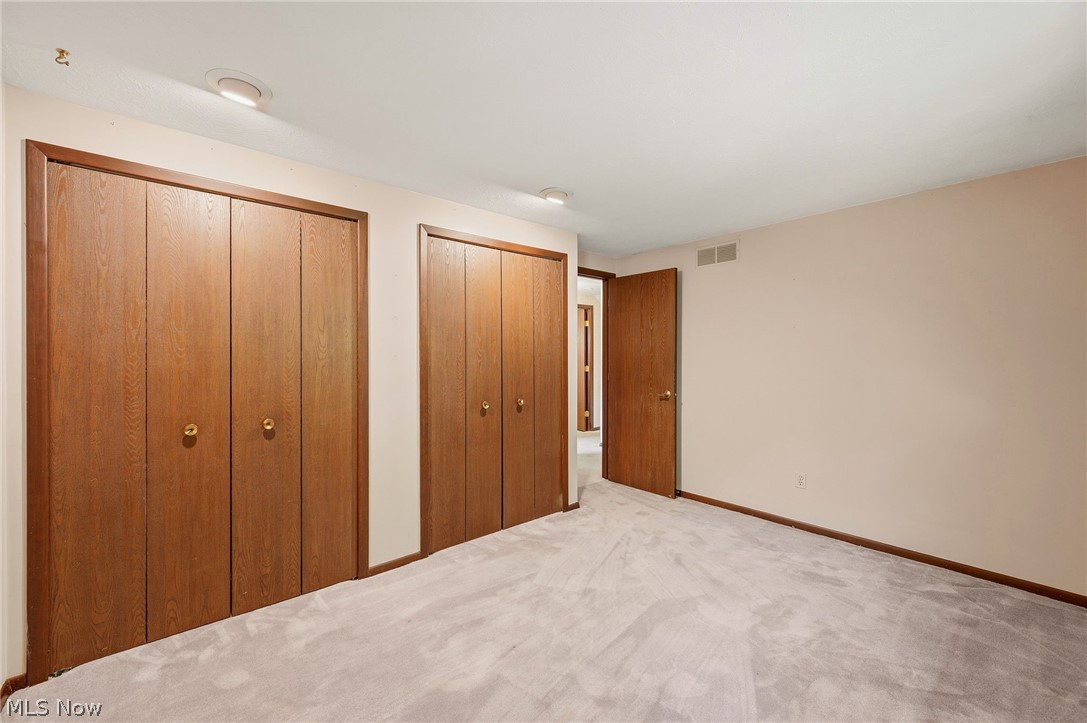 20548 Holly Circle Strongsville OH 44149