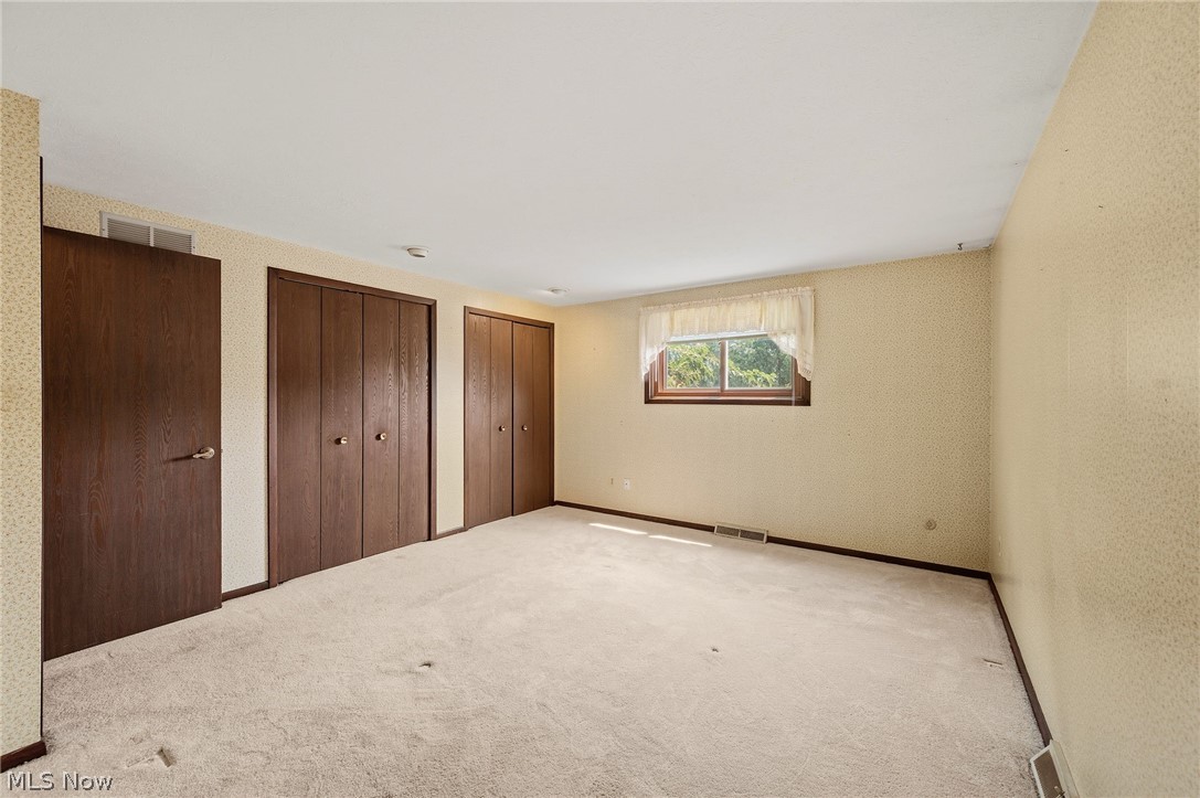 20548 Holly Circle Strongsville OH 44149