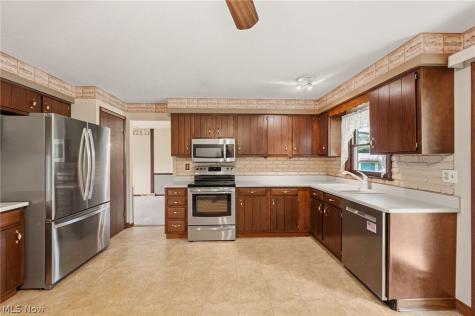 20548 Holly Circle Strongsville OH 44149