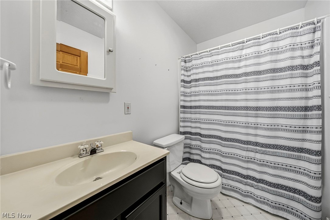 8520 Woodhill Drive Chardon OH 44024