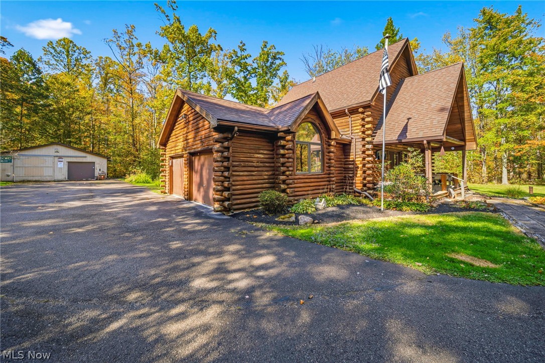 8520 Woodhill Drive Chardon OH 44024