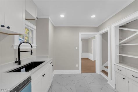 1681 Cumberland Road Cleveland Heights OH 44118