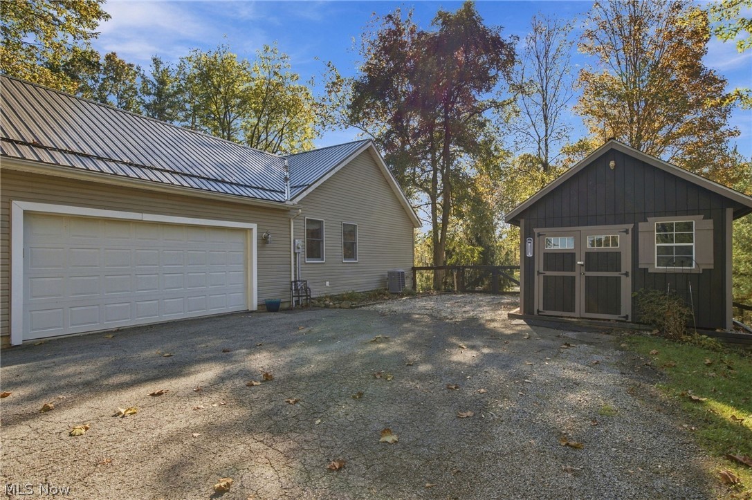 1031 Richards Way West Farmington OH 44491