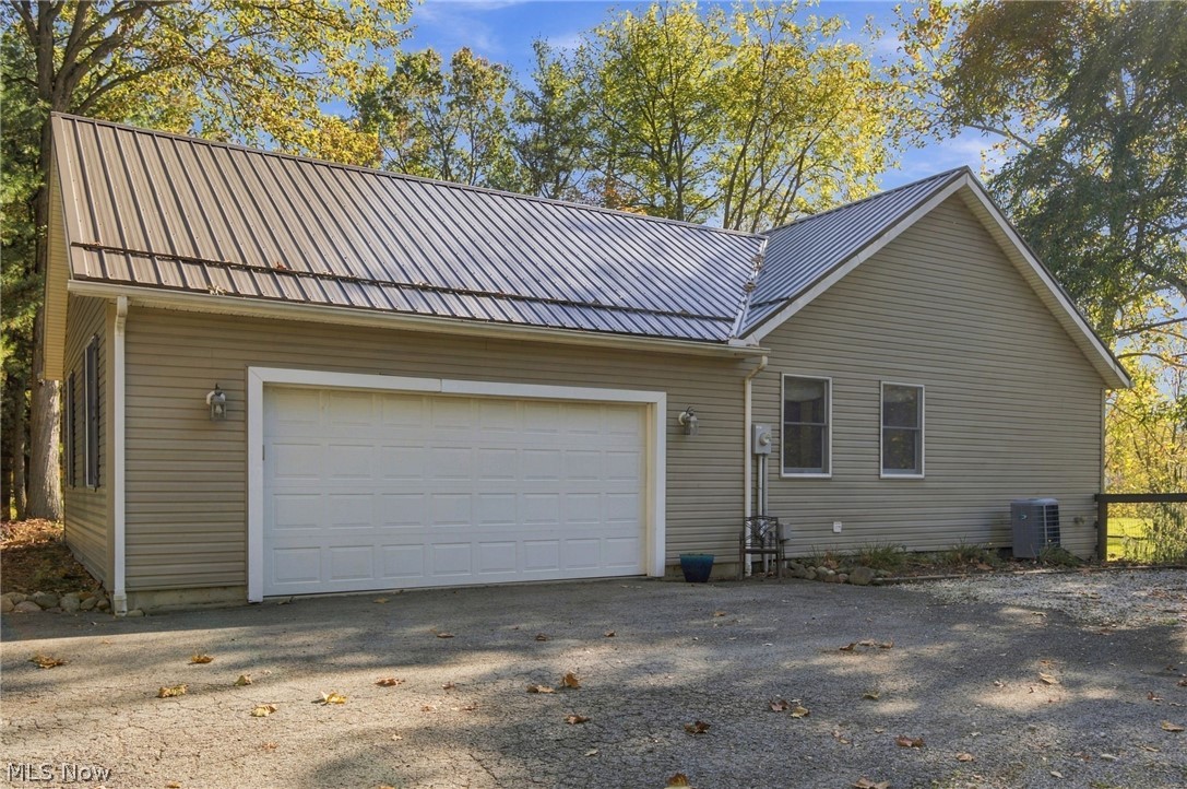 1031 Richards Way West Farmington OH 44491