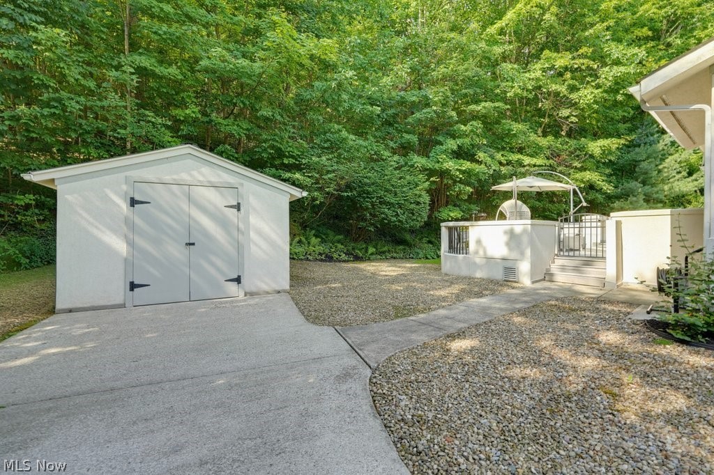 2596 Dodd Road Willoughby Hills OH 44094