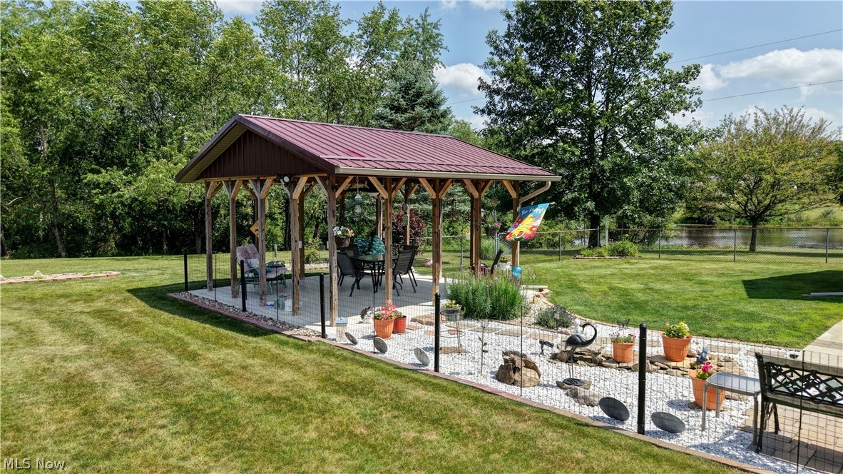 4314 Sherrod Valley Drive SW Sherrodsville OH 44675