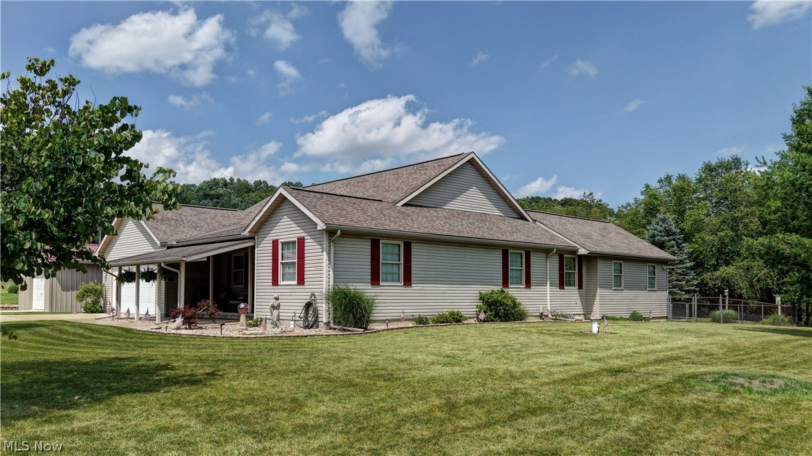 4314 Sherrod Valley Drive SW Sherrodsville OH 44675