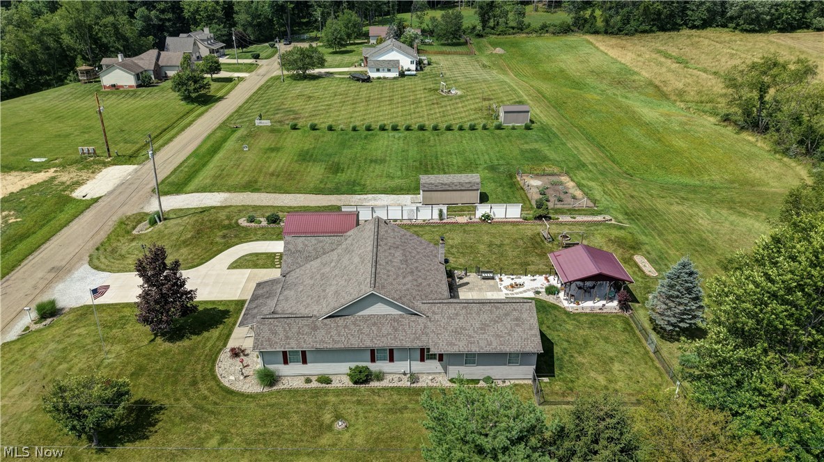 4314 Sherrod Valley Drive SW Sherrodsville OH 44675