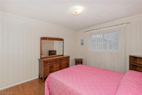 1272 Bonnie Lane Mayfield Heights OH 44124