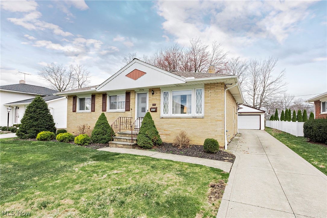 1272 Bonnie Lane Mayfield Heights OH 44124