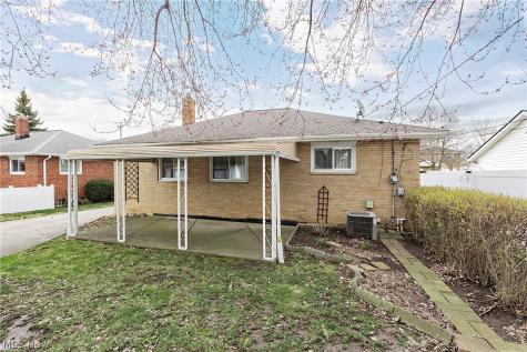 1272 Bonnie Lane Mayfield Heights OH 44124