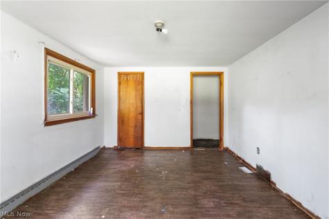 1219 Midland Avenue New Franklin OH 44203