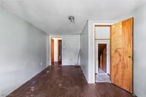 1219 Midland Avenue New Franklin OH 44203