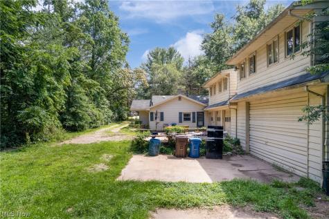 1219 Midland Avenue New Franklin OH 44203