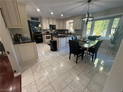 9740 Cedarwood Drive North Royalton OH 44133