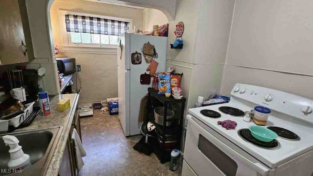 957 Bank Street Akron OH 44305