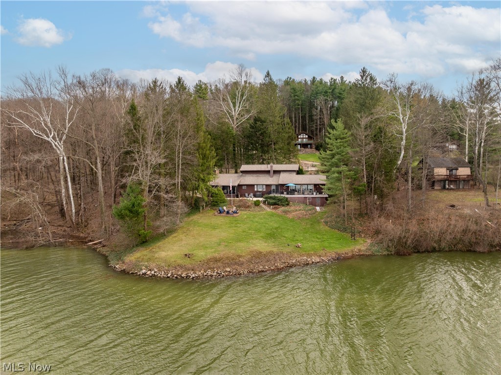 9707 Lakewood Drive NE Mineral City OH 44656