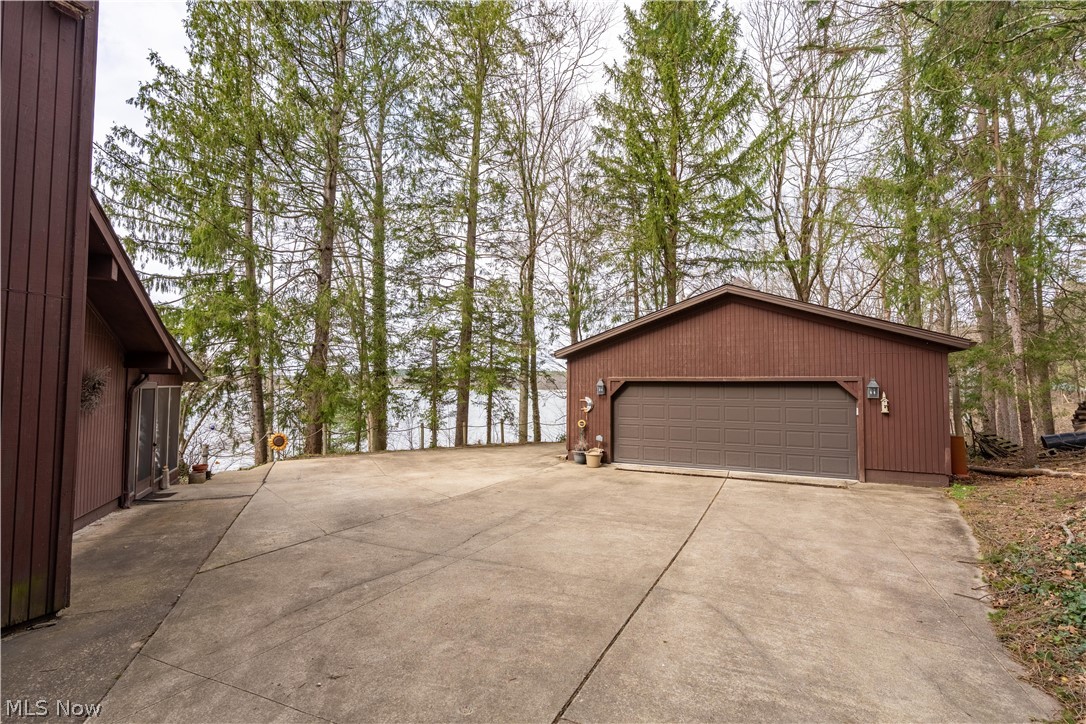 9707 Lakewood Drive NE Mineral City OH 44656