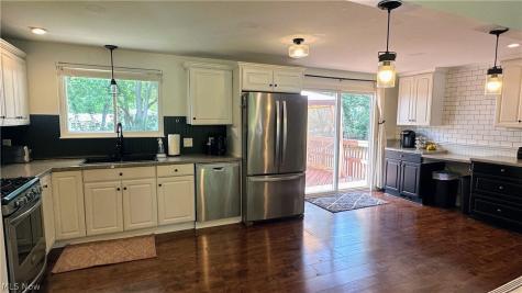 6280 Stafford Drive North Olmsted OH 44070