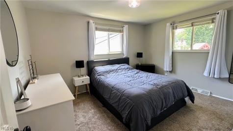 6280 Stafford Drive North Olmsted OH 44070