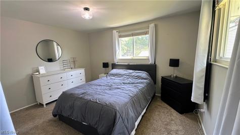 6280 Stafford Drive North Olmsted OH 44070
