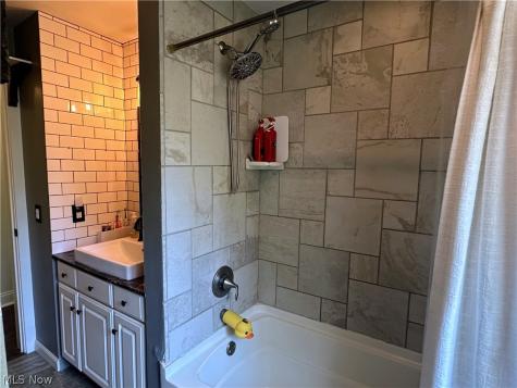 6280 Stafford Drive North Olmsted OH 44070