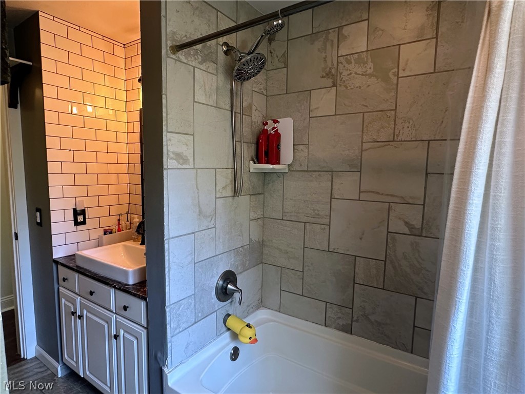 6280 Stafford Drive North Olmsted OH 44070